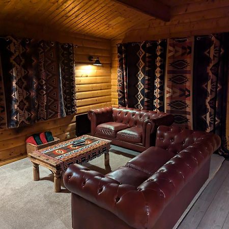 Pineshadow Lodge-Dog Friendly Kenwick Park Louth ラウス エクステリア 写真