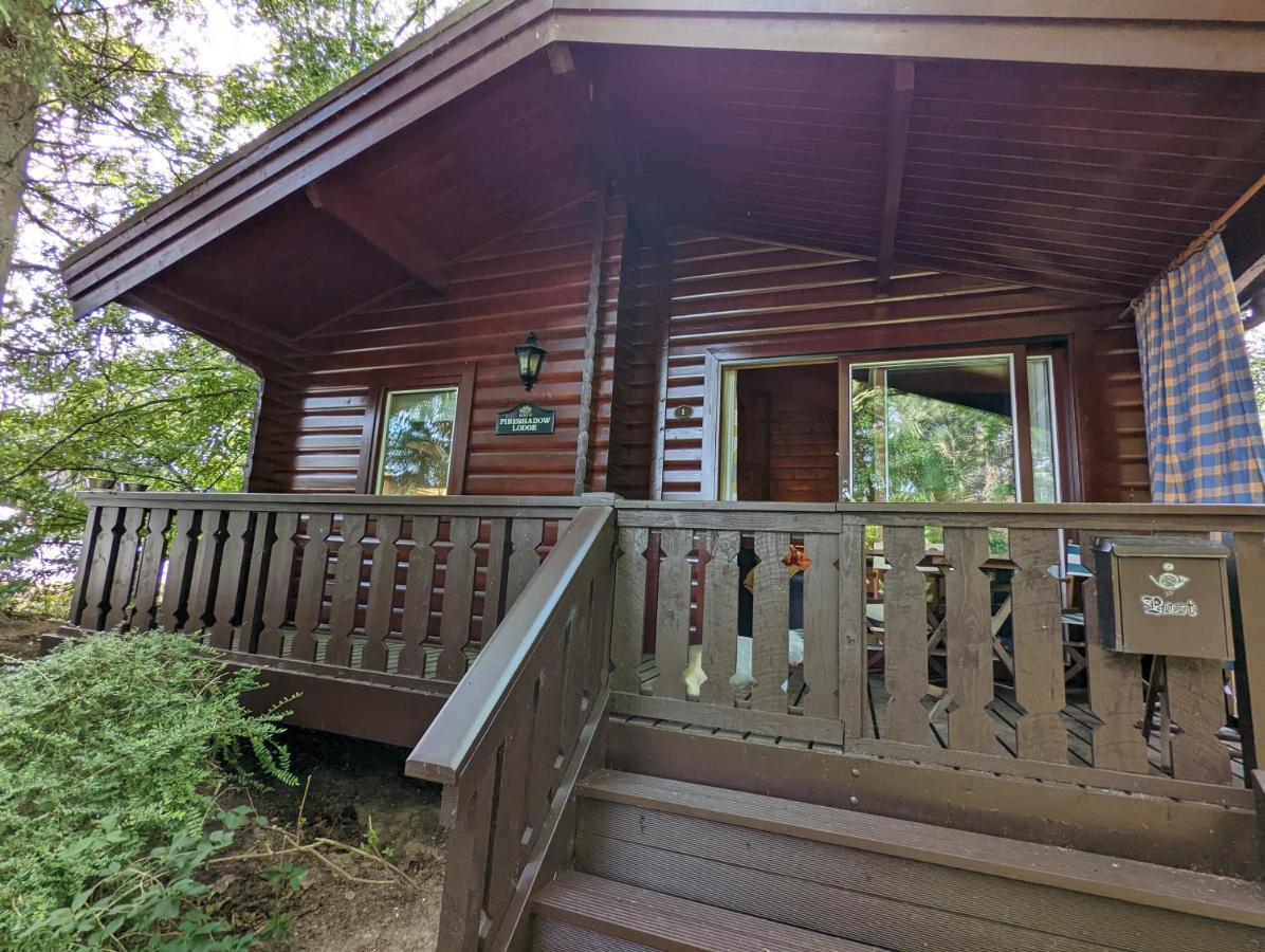 Pineshadow Lodge-Dog Friendly Kenwick Park Louth ラウス エクステリア 写真