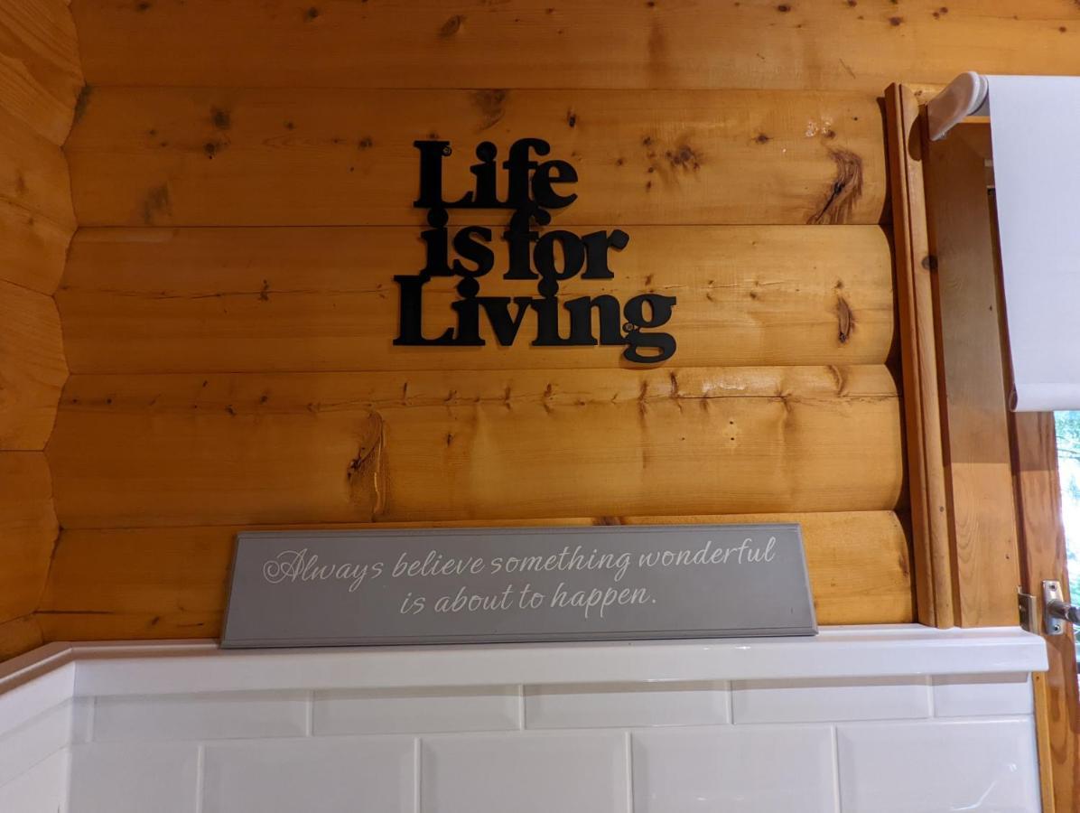 Pineshadow Lodge-Dog Friendly Kenwick Park Louth ラウス エクステリア 写真