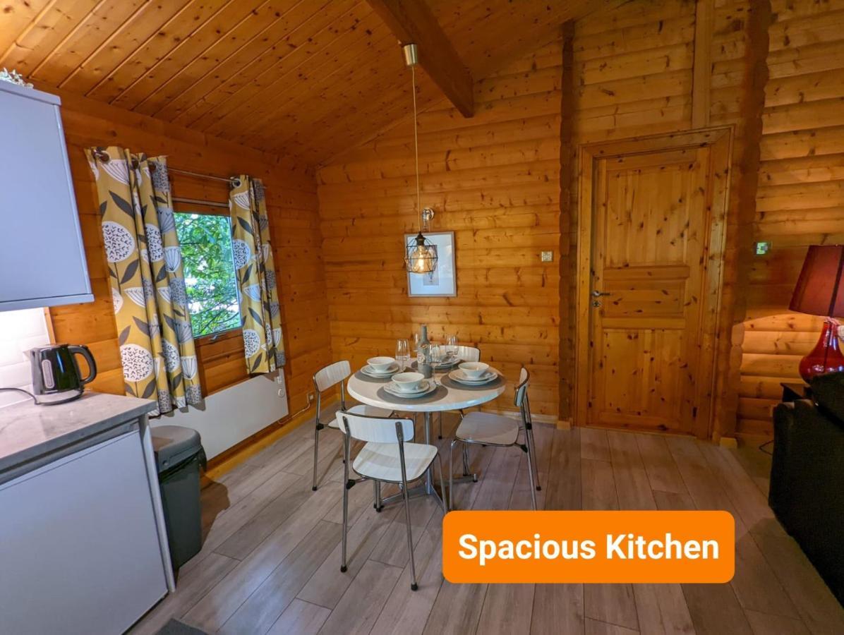Pineshadow Lodge-Dog Friendly Kenwick Park Louth ラウス エクステリア 写真