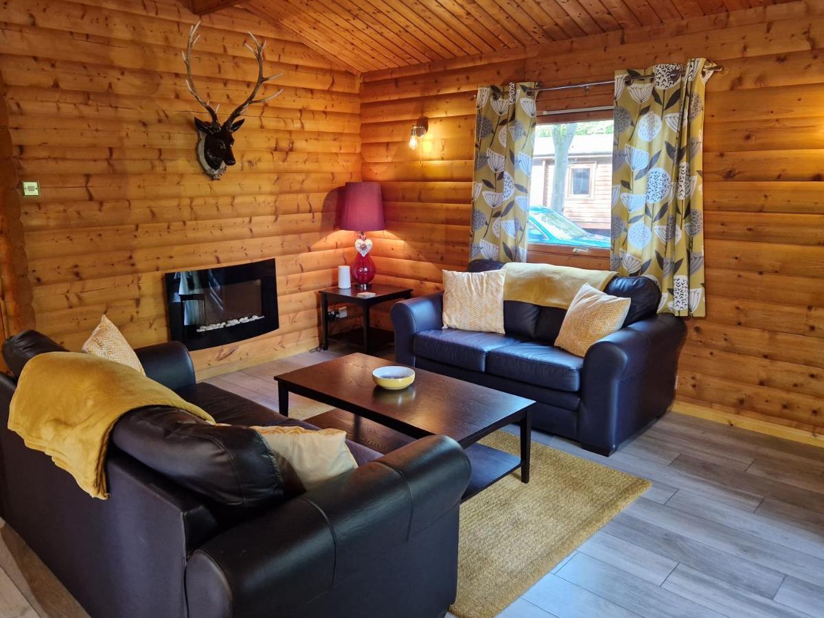 Pineshadow Lodge-Dog Friendly Kenwick Park Louth ラウス エクステリア 写真