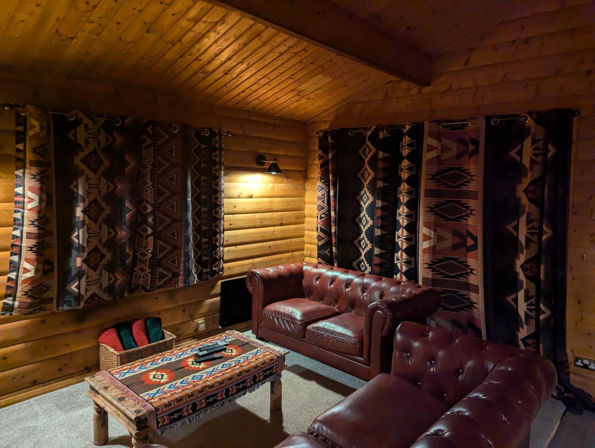 Pineshadow Lodge-Dog Friendly Kenwick Park Louth ラウス エクステリア 写真