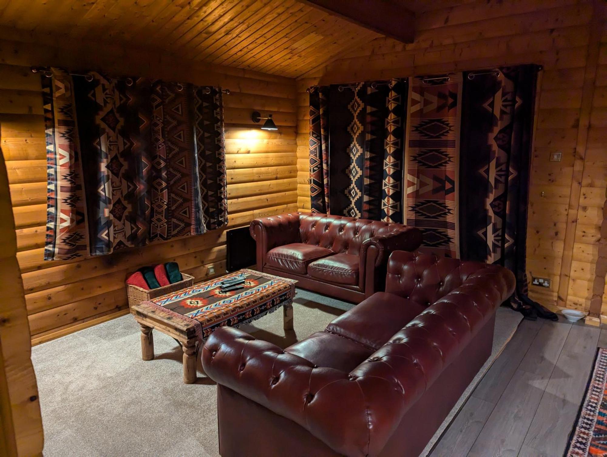Pineshadow Lodge-Dog Friendly Kenwick Park Louth ラウス エクステリア 写真